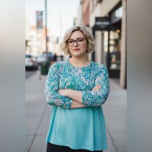 Lilly Pulitzer XL Long Sleeve Aqua Colorblock Top | Vibrant Sea Life Print